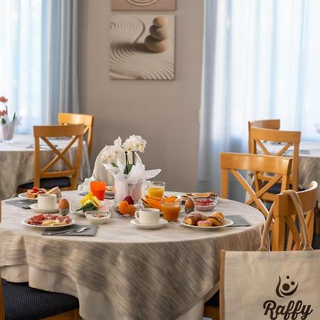Raffy Family & Bike Hotel Diano Marina Esterno foto