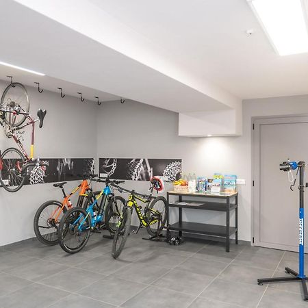Raffy Family & Bike Hotel Diano Marina Esterno foto
