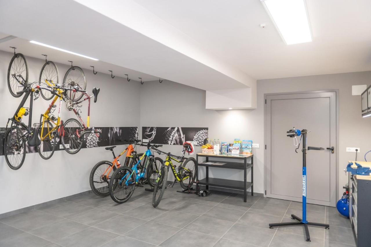 Raffy Family & Bike Hotel Diano Marina Esterno foto