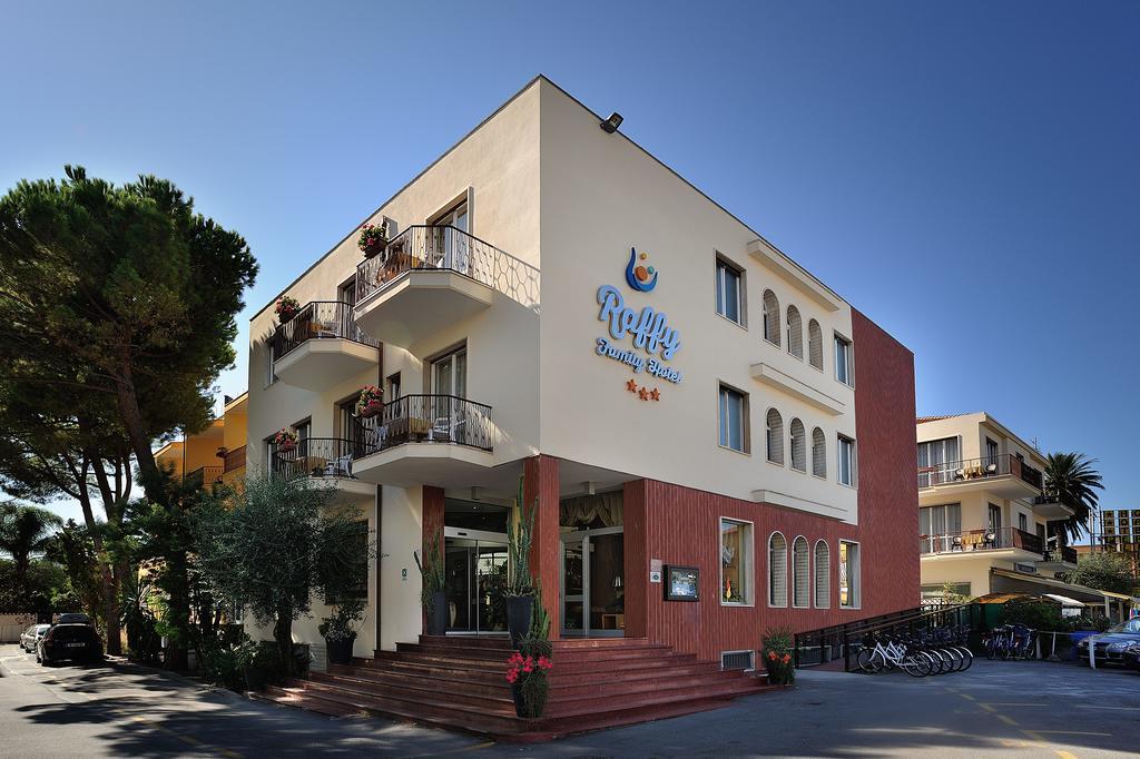 Raffy Family & Bike Hotel Diano Marina Esterno foto